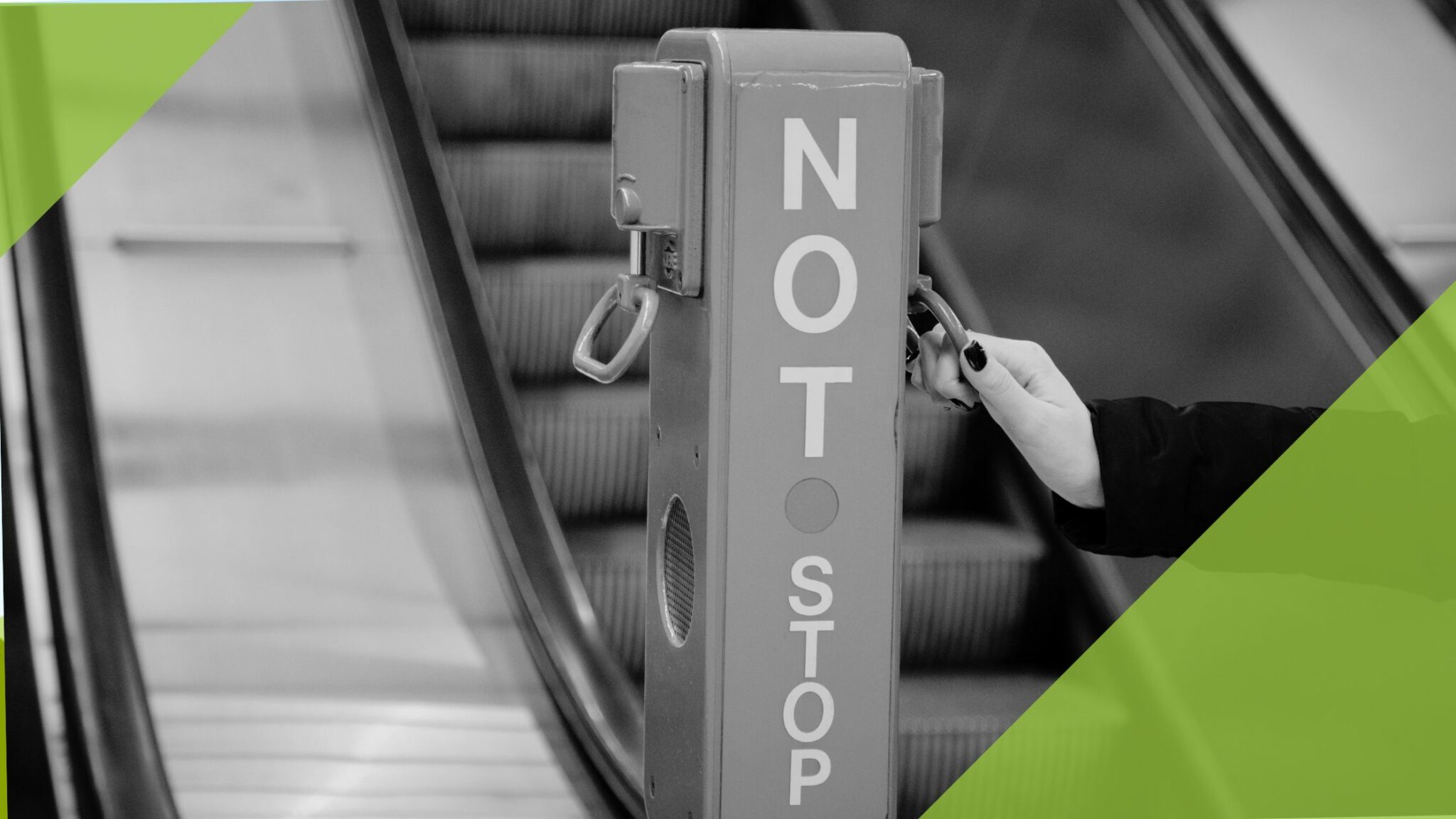 Notschalter auf einem Bahnhof